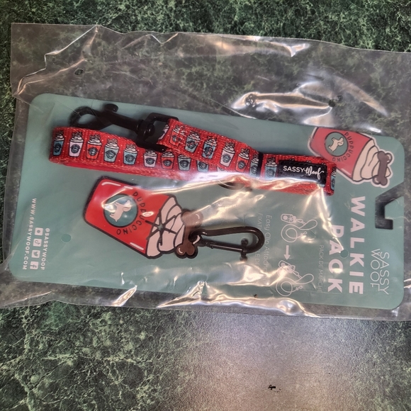 Sassy woof Dog leash, bag holder combo. Puppuchino - Picture 4 of 5